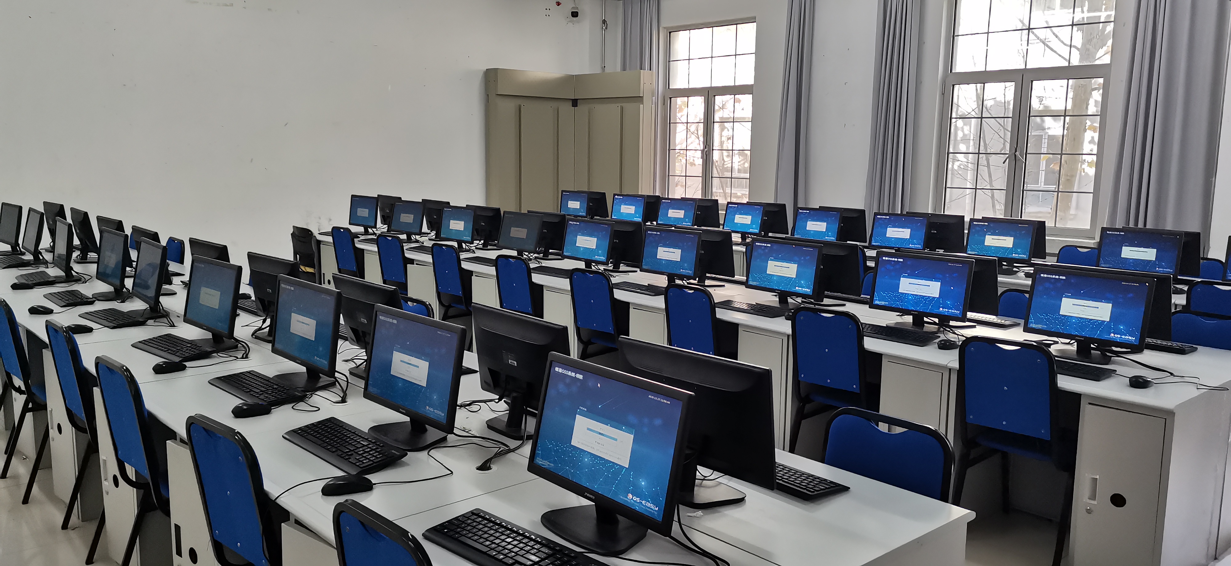 计算机网络技术实训室-信息工程系 天津海运职业学院